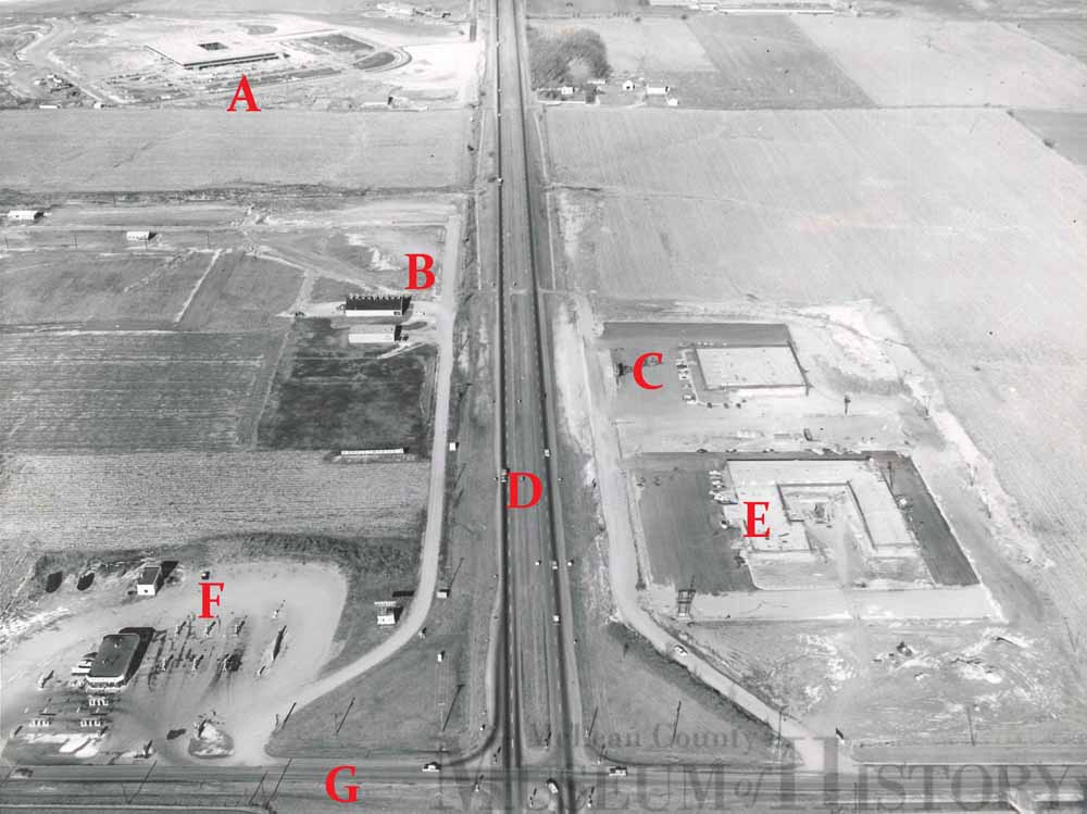 Aerial view of Veteran's Parkway, 1960.